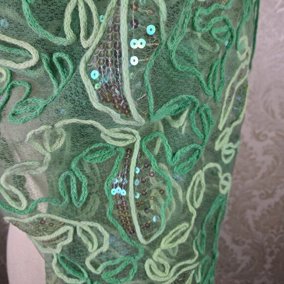 Green Two-Tone Oblong Scarf Abstract Leaf Pattern Iridescent Sequins  Fringed - Picture 2 of 6